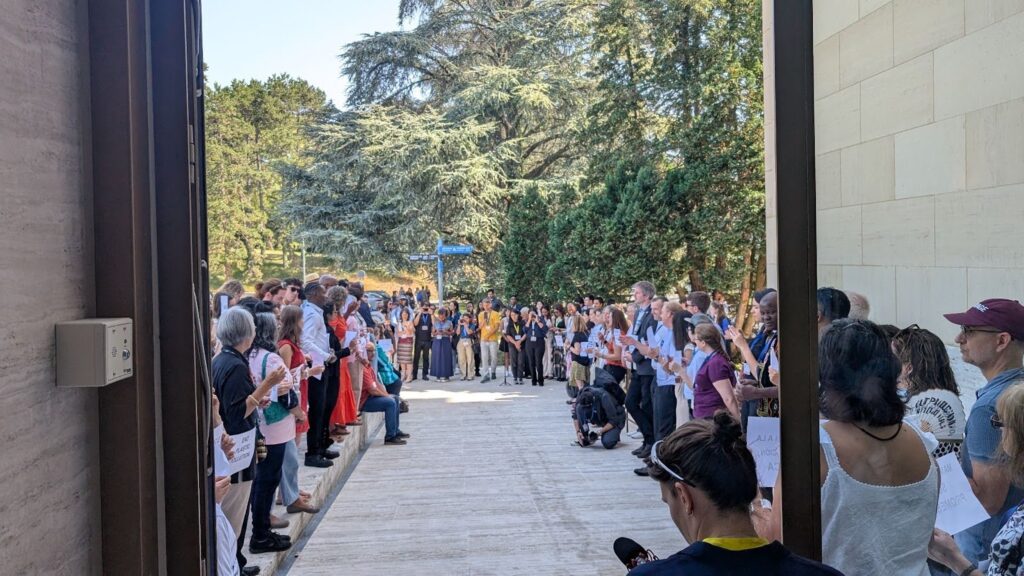 Observers engaged in a silent protest on Saturday, lining the path to access the Assembly Hall and holding signs asking members to ‘Fix the process, keep your promise, end plastic pollution’ at INC5.2